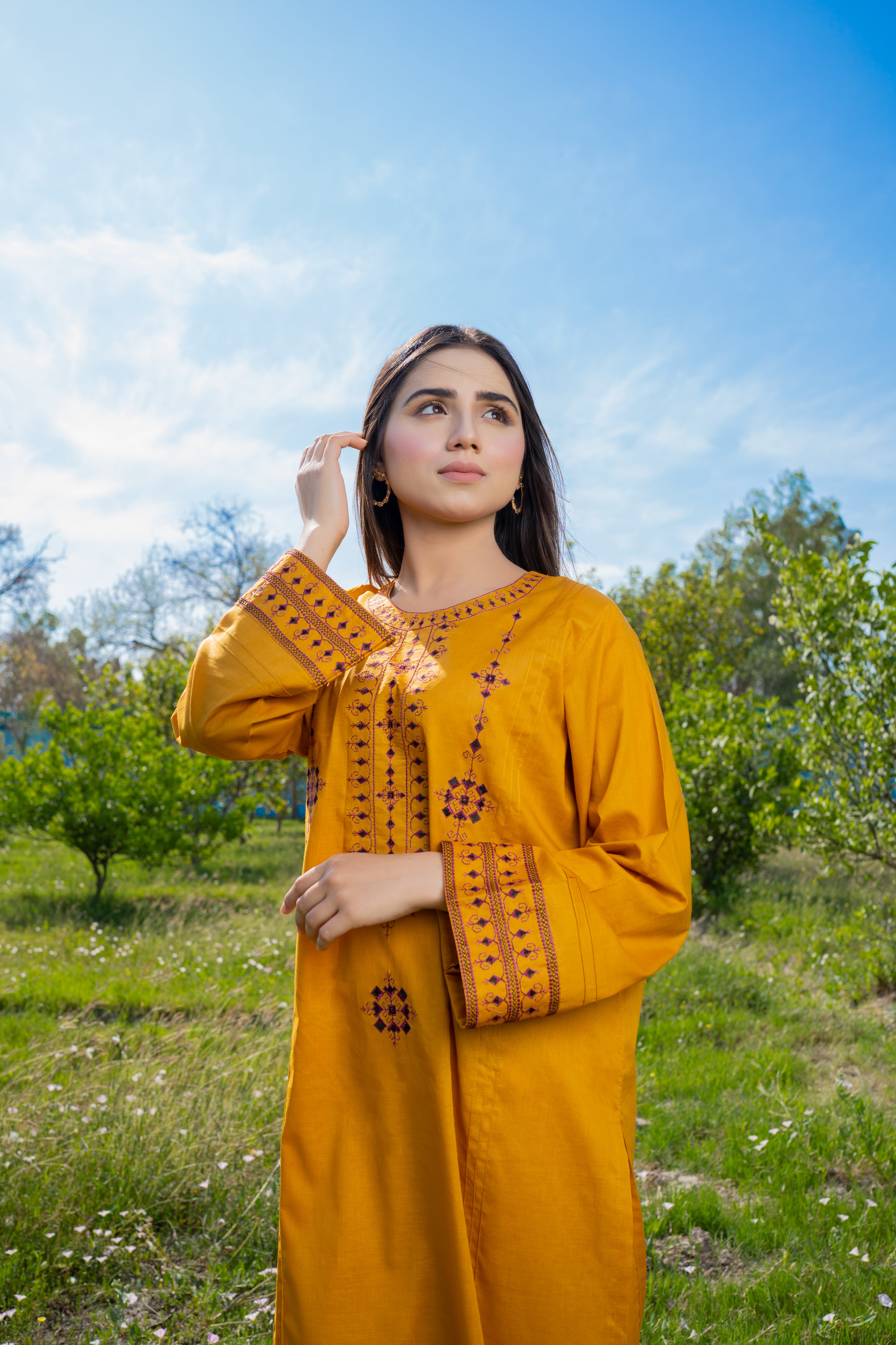 2 - Piece Embroidered Suit (M11201)