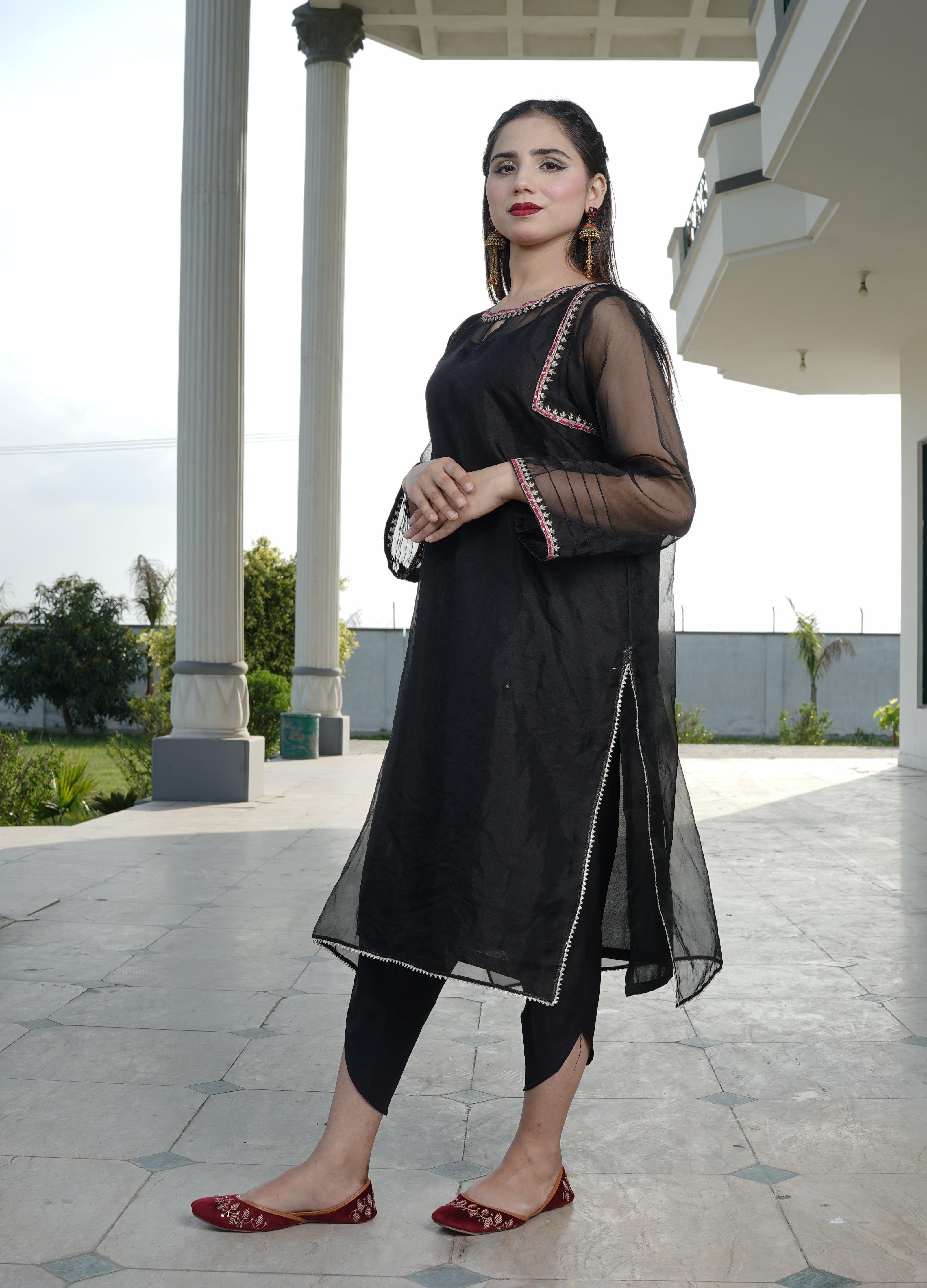 2-piece pure organza Embroidered Suit (B11213)