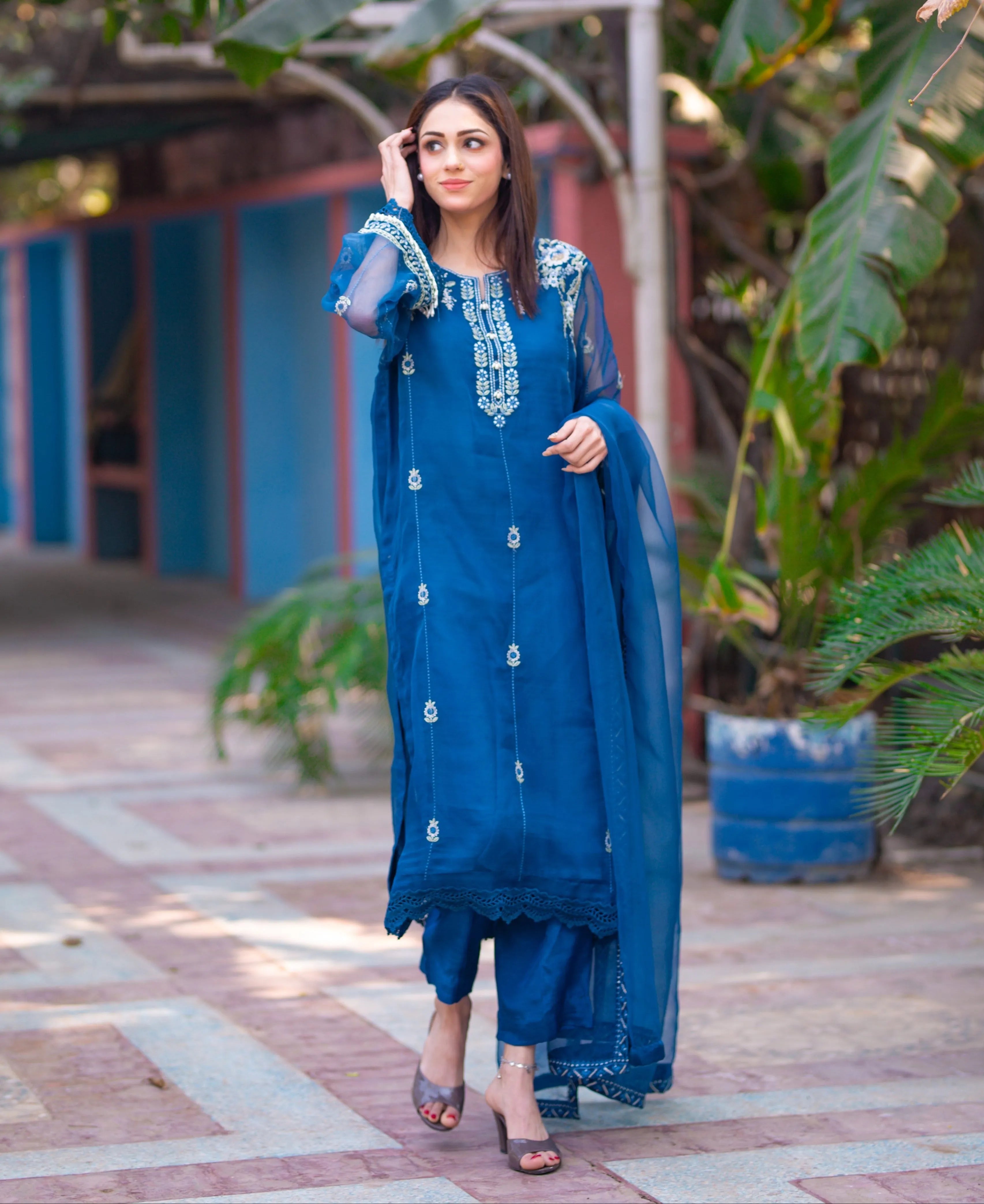 3 - piece pure Organza Embroidered suit (B11229)