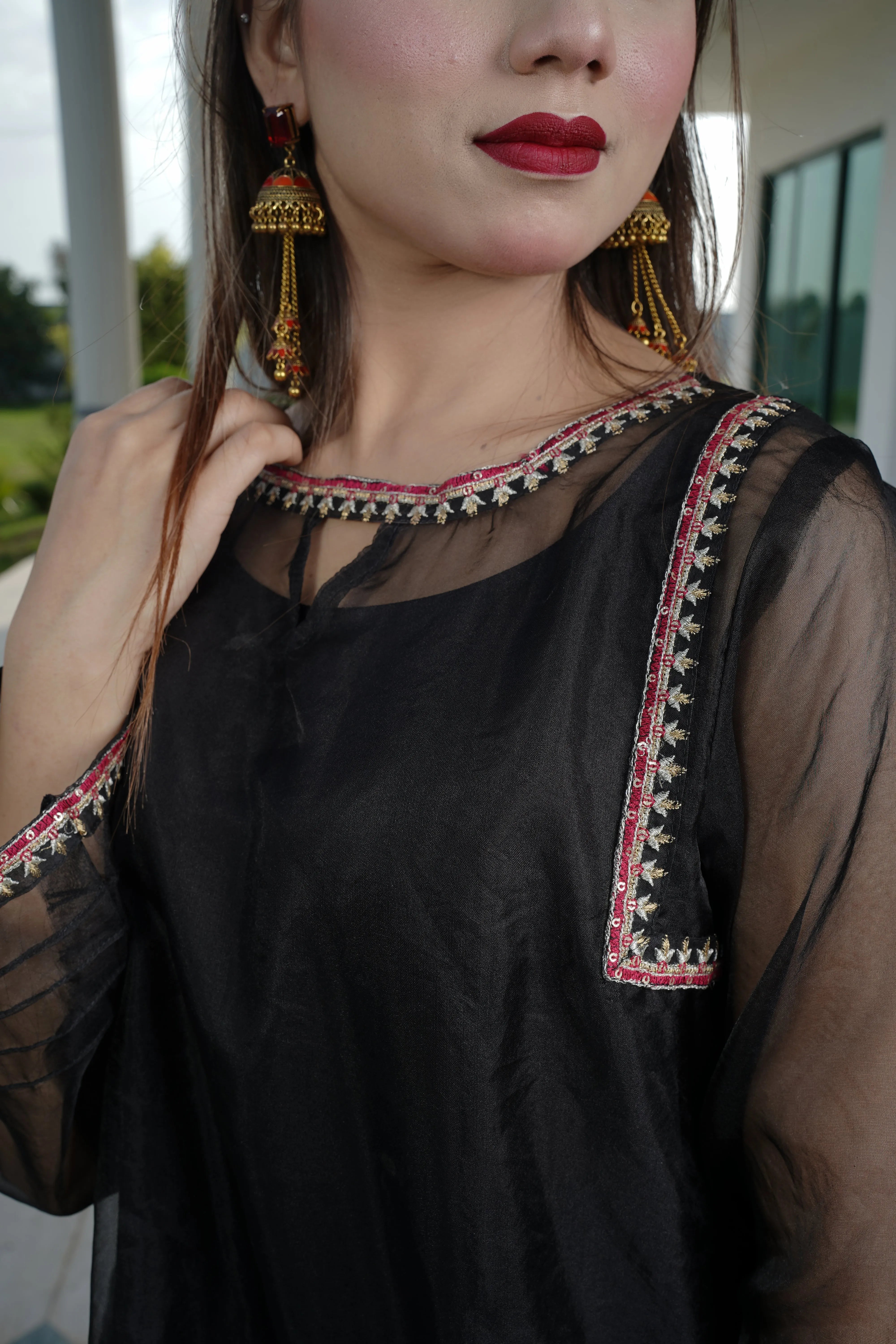 2-piece pure organza Embroidered Suit (B11213)