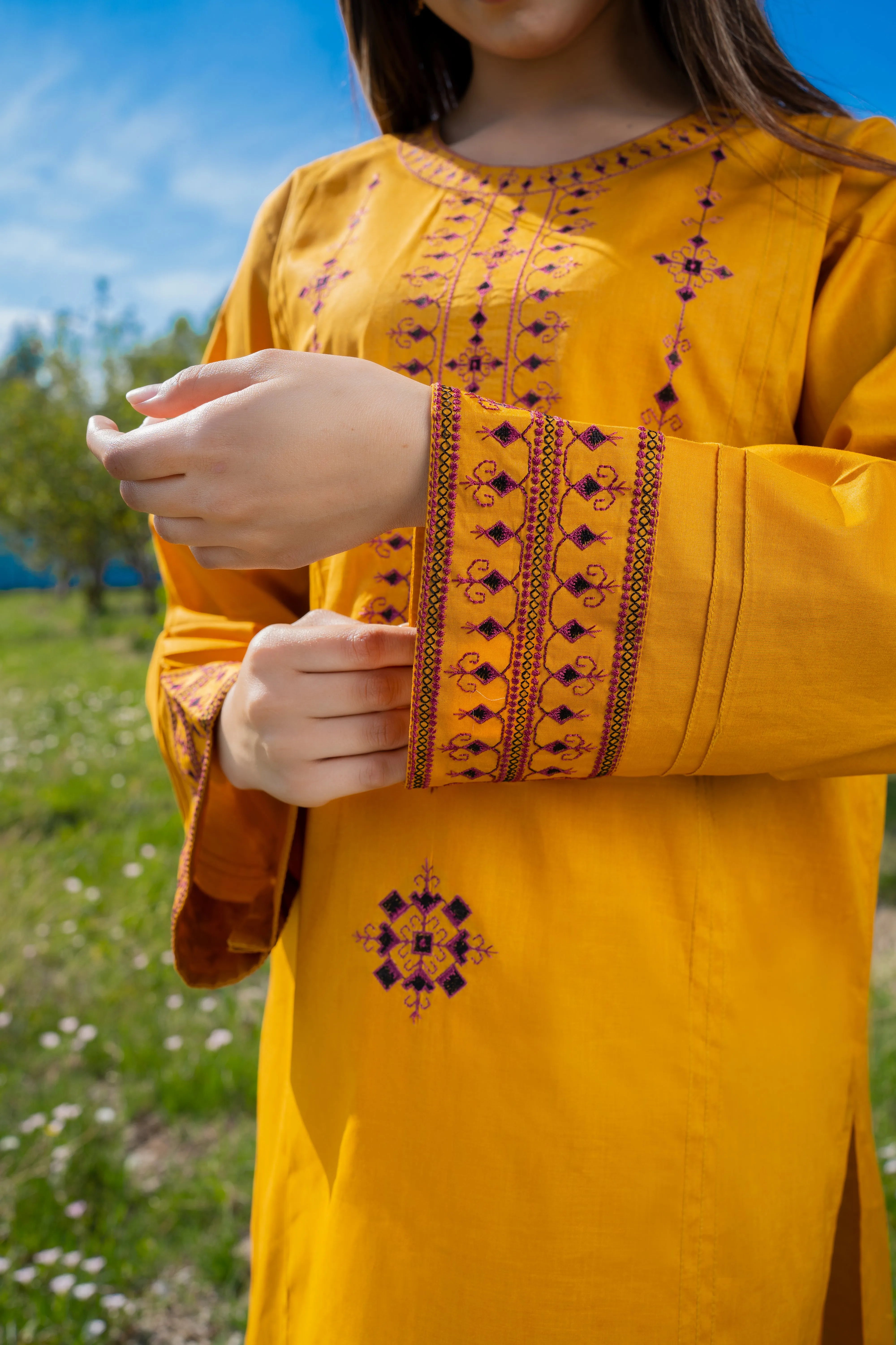 2 - Piece Embroidered Suit (M11201)