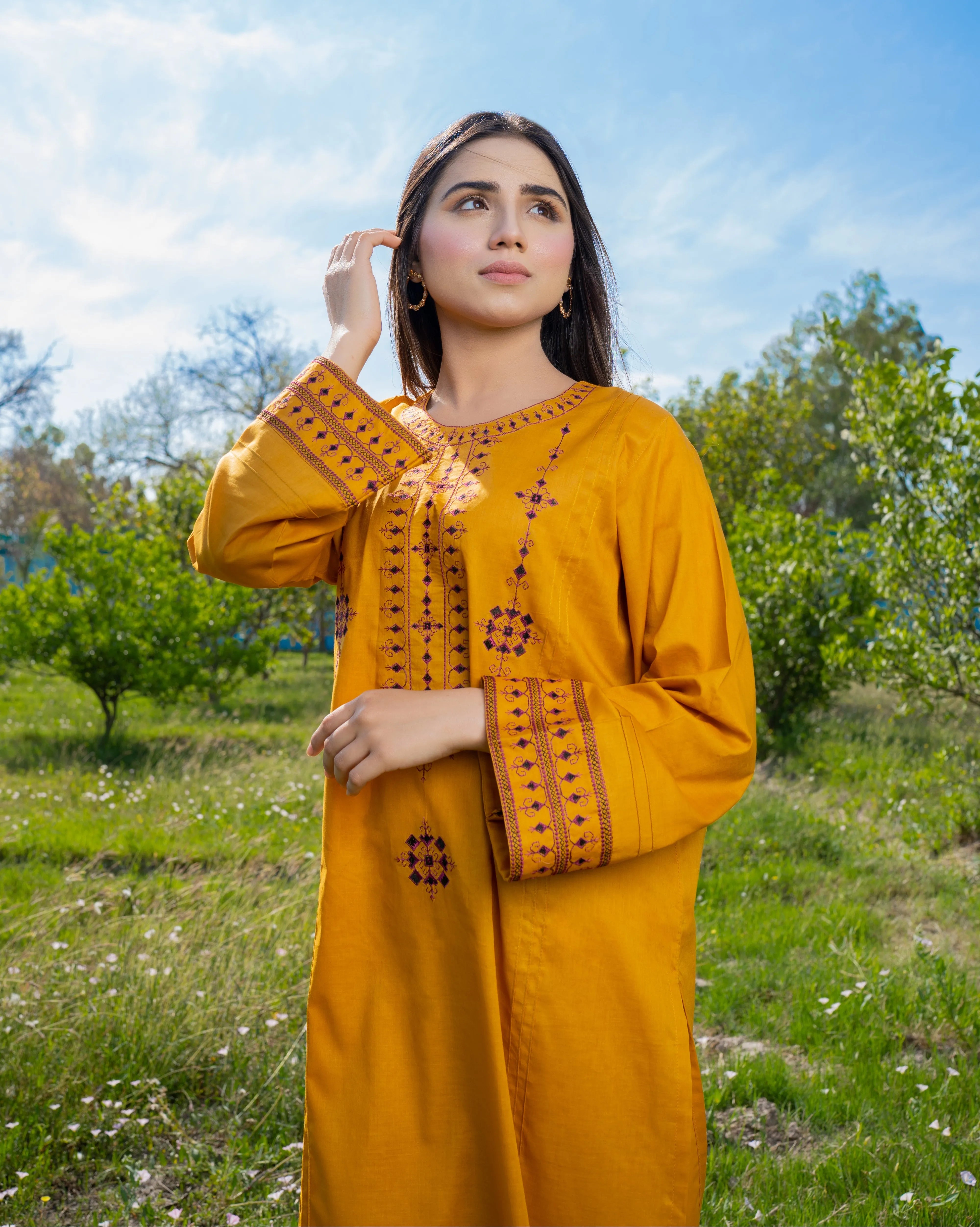 2 - Piece Embroidered Suit (M11201)