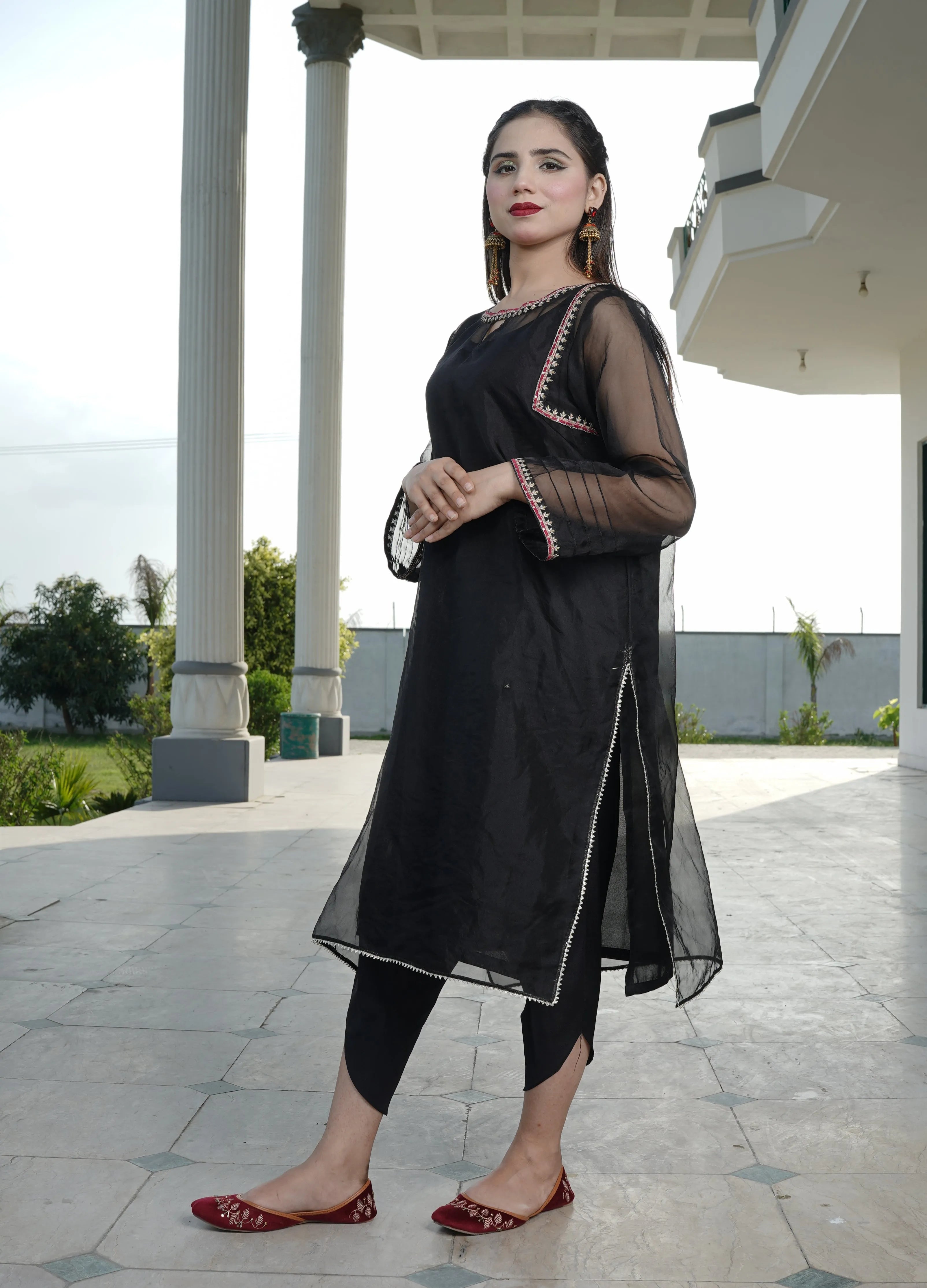 2-piece pure organza Embroidered Suit (B11213)